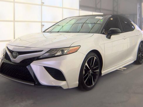 Used 2019 Toyota Camry XSE FWD image 1