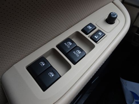 Used 2017 Subaru Outback 2.5i Limited image 24