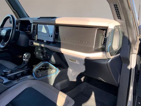 Used 2022 Ford Bronco Wildtrak image 17