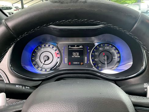 Used 2015 Chrysler 200 S FWD image 25