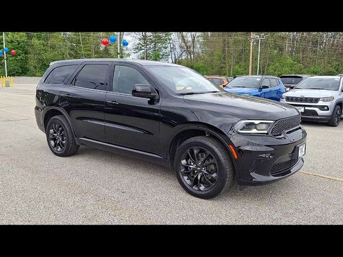 Certified 2022 Dodge Durango SXT w/ Blacktop Package AWD/4WD image 2