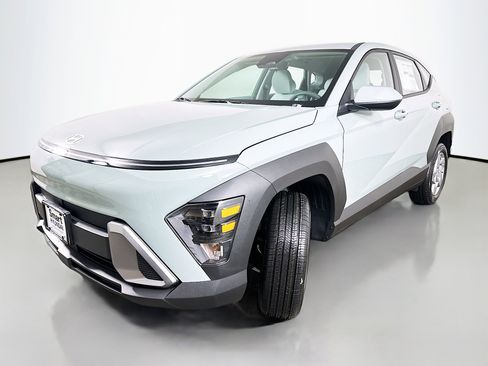 New 2026 Hyundai Kona SE image 3