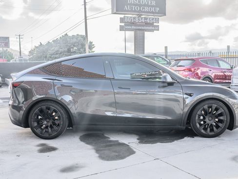 Used 2024 Tesla Model Y Long Range image 10