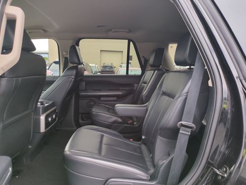 Used 2024 Ford Expedition XLT AWD/4WD image 27