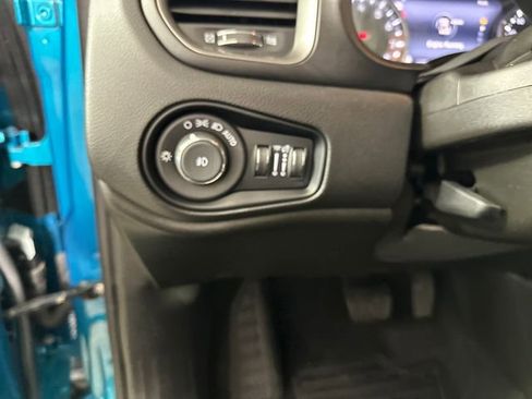 Used 2022 Jeep Renegade Latitude AWD/4WD image 19