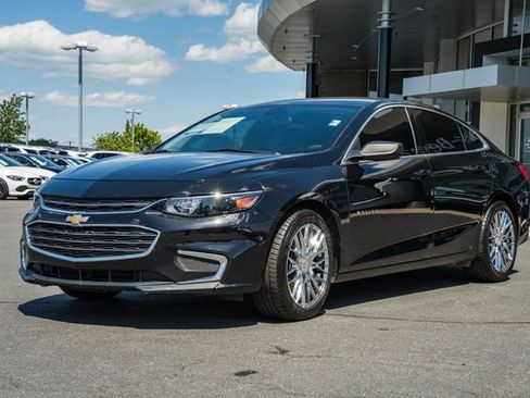 Used 2018 Chevrolet Malibu LS FWD image 3