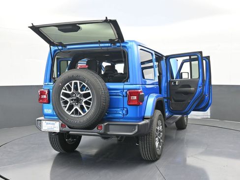 Used 2025 Jeep Wrangler Sahara AWD/4WD image 73