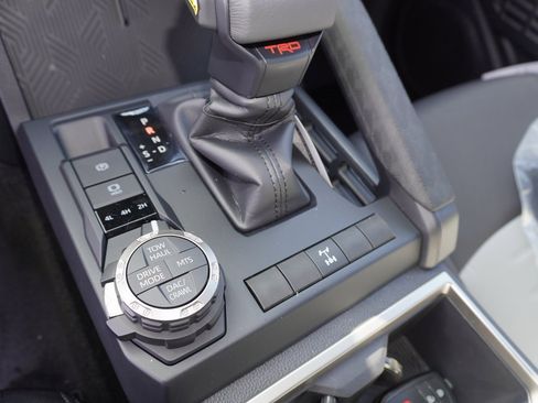 New 2025 Toyota Tacoma TRD Off-Road image 10