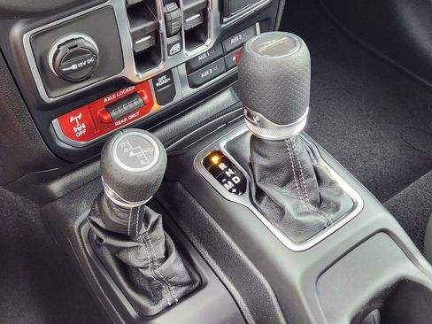 New 2026 Jeep Gladiator Mojave image 15