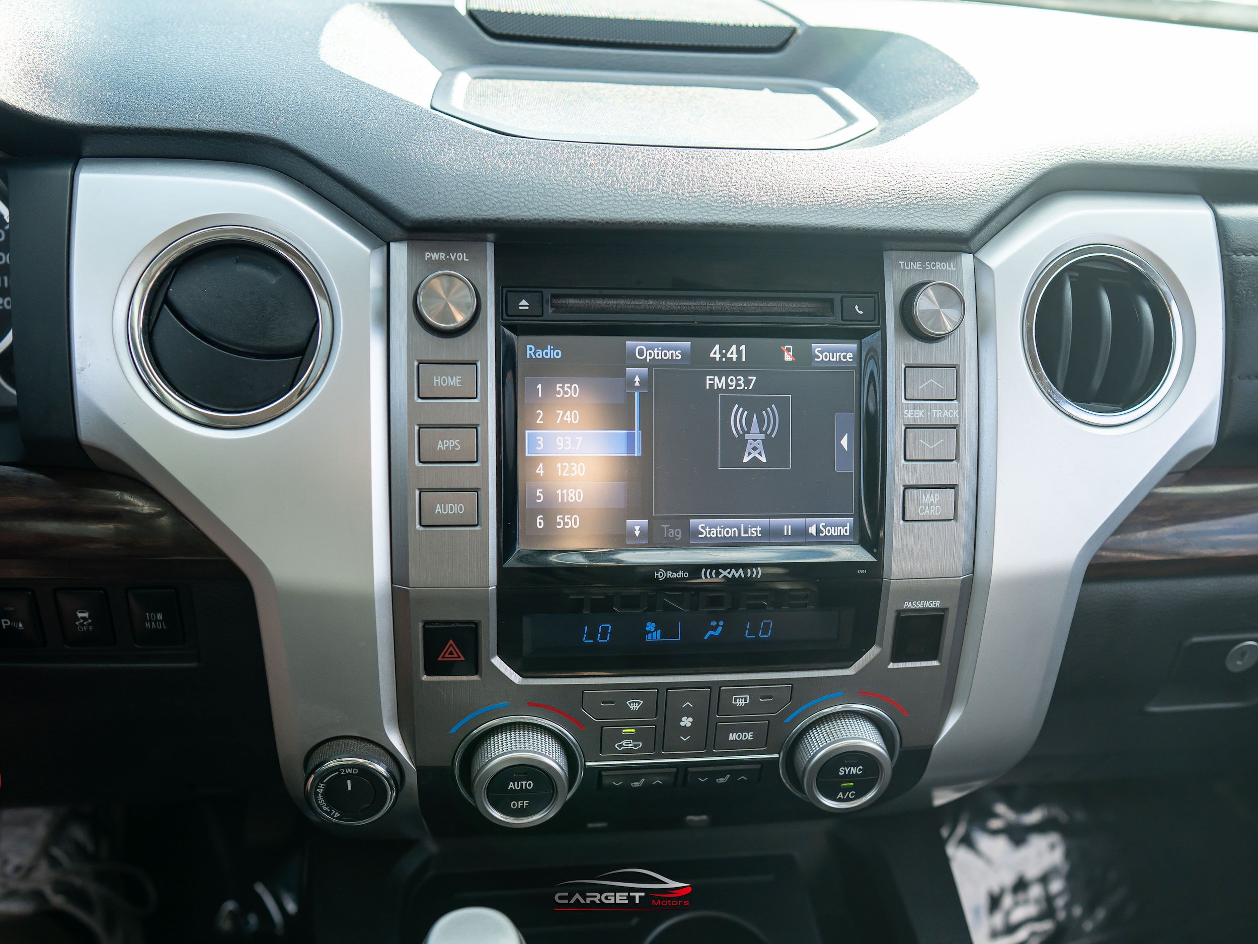 Used 2015 Toyota Tundra Limited w/ Limited Premium Package AWD/4WD image 29