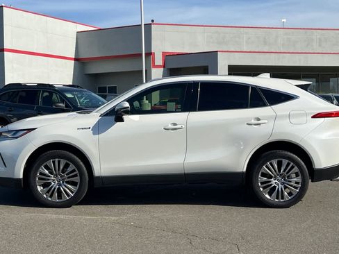 Used 2021 Toyota Venza Limited image 9