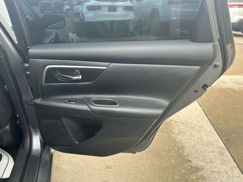Used 2016 Nissan Altima 2.5 SR image 15