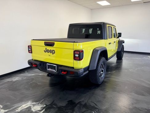 Used 2024 Jeep Gladiator Rubicon w/ Convenience Group AWD/4WD image 21
