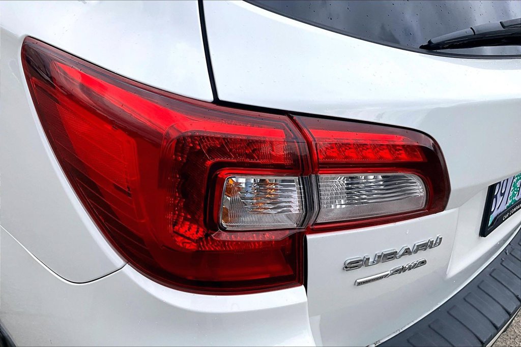Used 2016 Subaru Outback 3.6R Limited AWD/4WD image 28