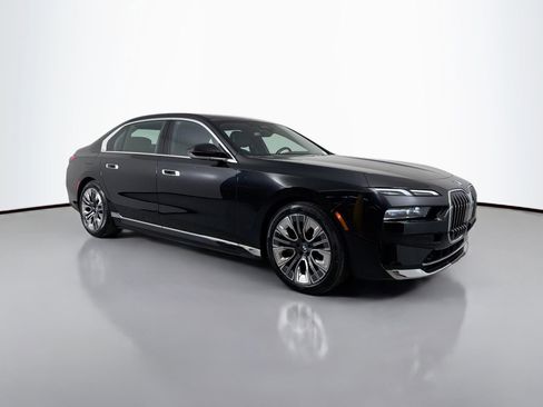 Certified 2023 BMW i7 xDrive60 image 4