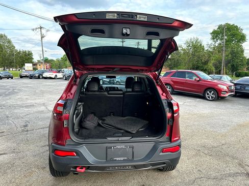 Used 2016 Jeep Cherokee Trailhawk w/ Cold Weather Group image 30