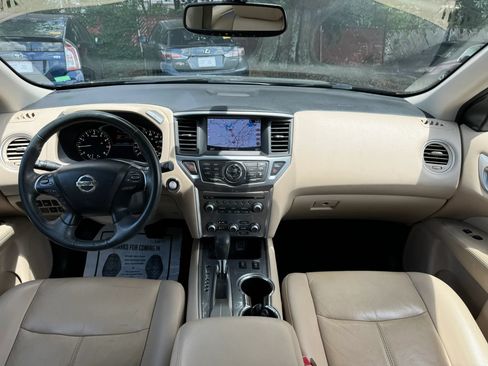 Used 2018 Nissan Pathfinder SL FWD image 10