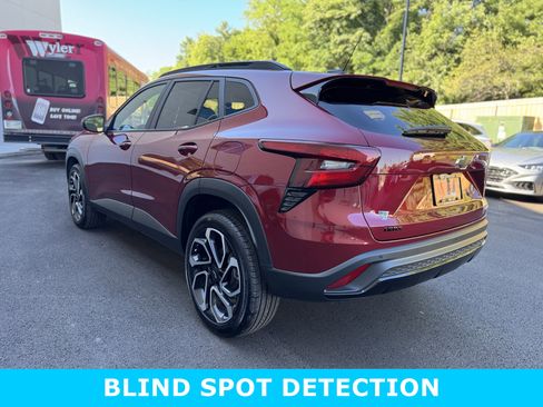 Used 2025 Chevrolet Trax RS w/ Driver Confidence Package image 31