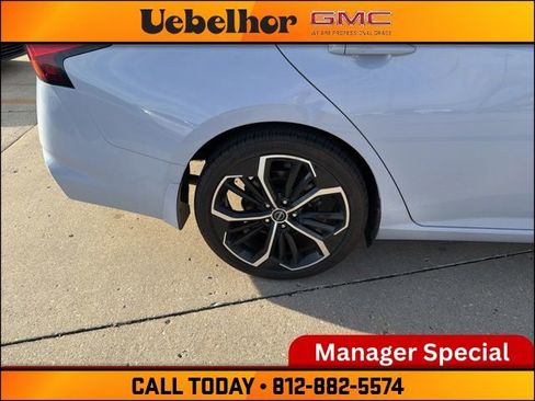 Used 2024 Nissan Altima 2.5 SR w/ SR Premium Package FWD image 13