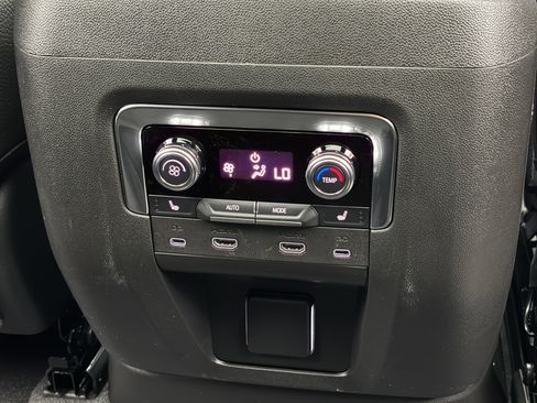 New 2026 GMC Yukon XL Denali w/ Denali Reserve Package AWD/4WD image 9