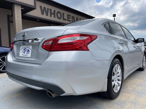Used 2017 Nissan Altima 2.5 S w/ Power Driver Seat Package FWD image 6