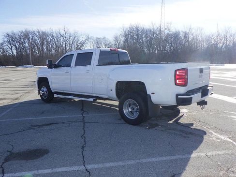 Used 2015 GMC Sierra 3500 Denali image 3