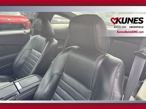 Used 2010 Ford Mustang Coupe RWD image 16