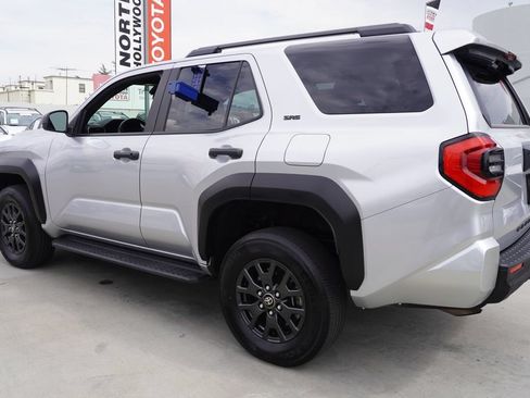 Certified 2025 Toyota 4Runner SR5 AWD/4WD image 5