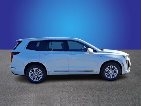 Certified 2024 Cadillac XT6 Luxury image 4