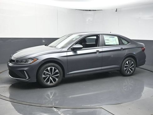 Used 2025 Volkswagen Jetta S FWD image 4