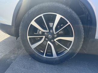 Used 2019 Nissan Rogue SL w/ Premium Package AWD/4WD video 5