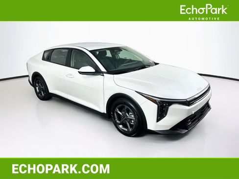 Used 2025 Kia K4 FWD image 1