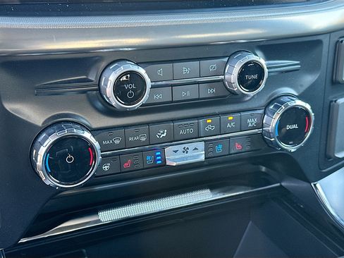 Used 2024 Ford F150 Lariat w/ FX4 Off-Road Package image 16