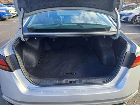 Used 2024 Nissan Altima 2.5 SV FWD image 11