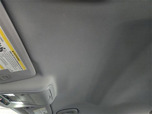 Used 2022 GMC Terrain SLE w/ Elevation Edition image 27