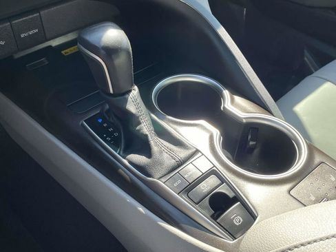 Used 2022 Toyota Camry XLE FWD image 39