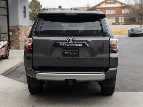 Used 2021 Toyota 4Runner TRD Off-Road AWD/4WD image 12