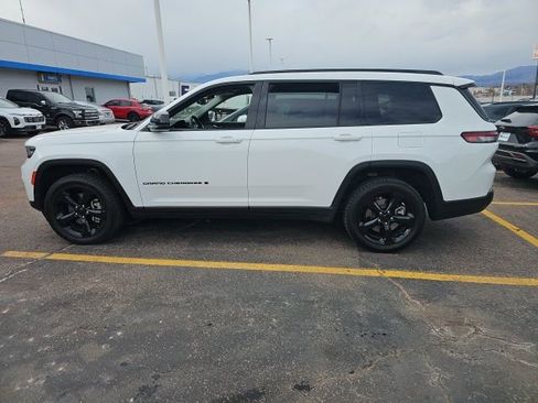 Used 2023 Jeep Grand Cherokee L Limited w/ Black Appearance Package image 7