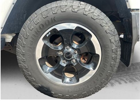 Used 2014 Jeep Wrangler Unlimited Sahara w/ Dual Top Group AWD/4WD image 18