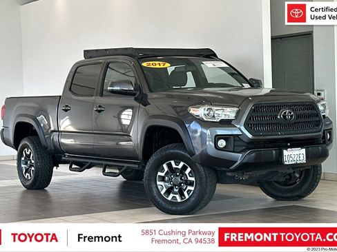 Certified 2017 Toyota Tacoma TRD Off-Road w/ Tow Package AWD/4WD image 1