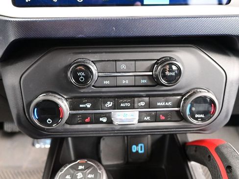 Used 2024 Ford Bronco Heritage Edition image 16