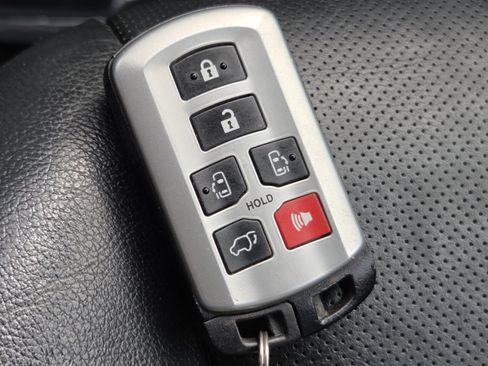 Used 2019 Toyota Sienna SE w/ SE Preferred Package AWD/4WD image 34