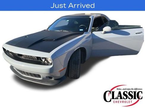 Used 2020 Dodge Challenger R/T image 13
