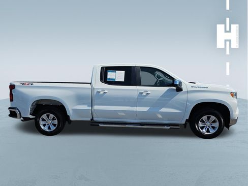 Used 2023 Chevrolet Silverado 1500 LT w/ Convenience Package II AWD/4WD image 3
