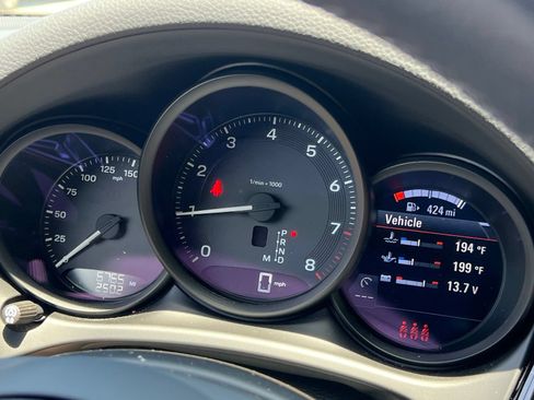 Certified 2025 Porsche Macan AWD/4WD image 29