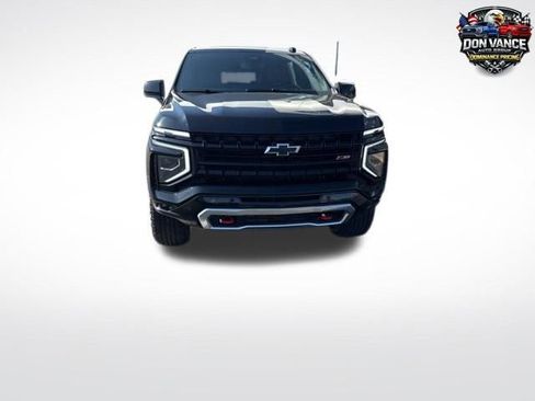 Used 2025 Chevrolet Suburban Z71 AWD/4WD image 8
