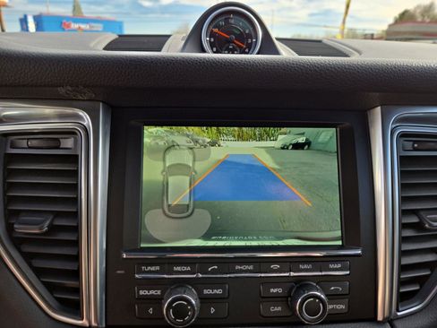 Used 2016 Porsche Macan S image 31