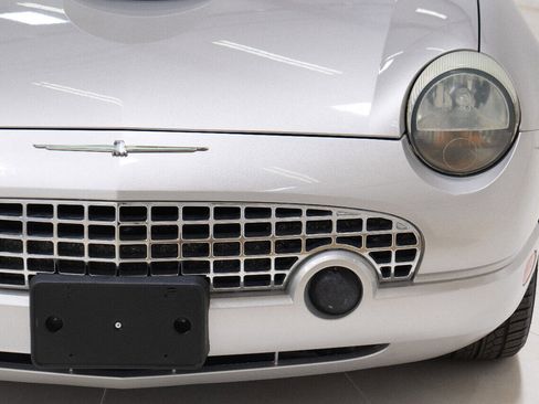 Used 2005 Ford Thunderbird Deluxe image 14