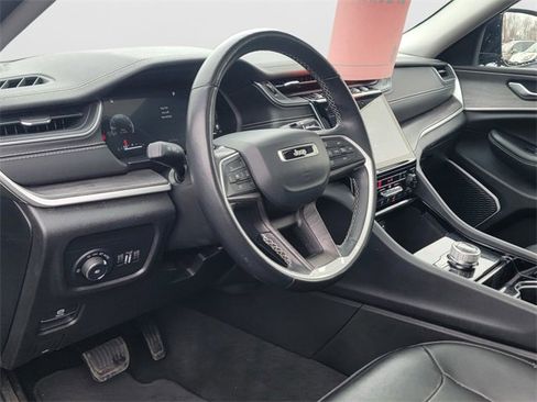 Used 2022 Jeep Grand Cherokee L Limited image 14