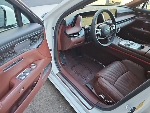 Used 2025 Genesis G90 3.5T AWD/4WD image 10
